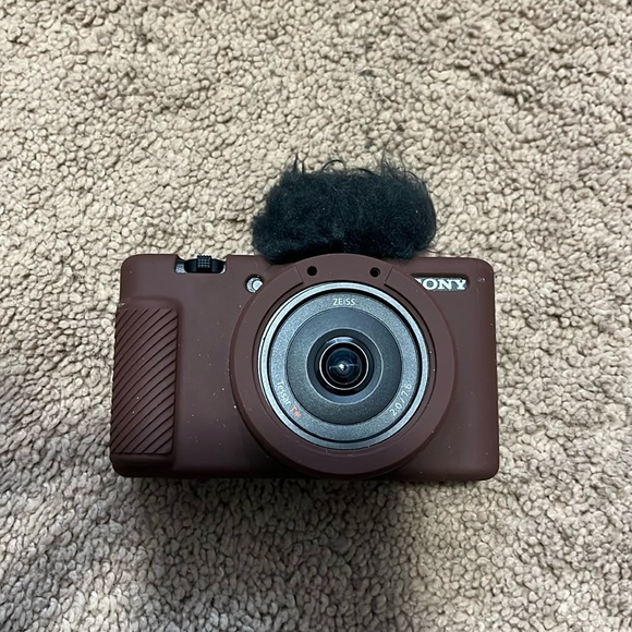 Sony Other - Sony ZV-F1 Vlog Camera + Brown Camera Case